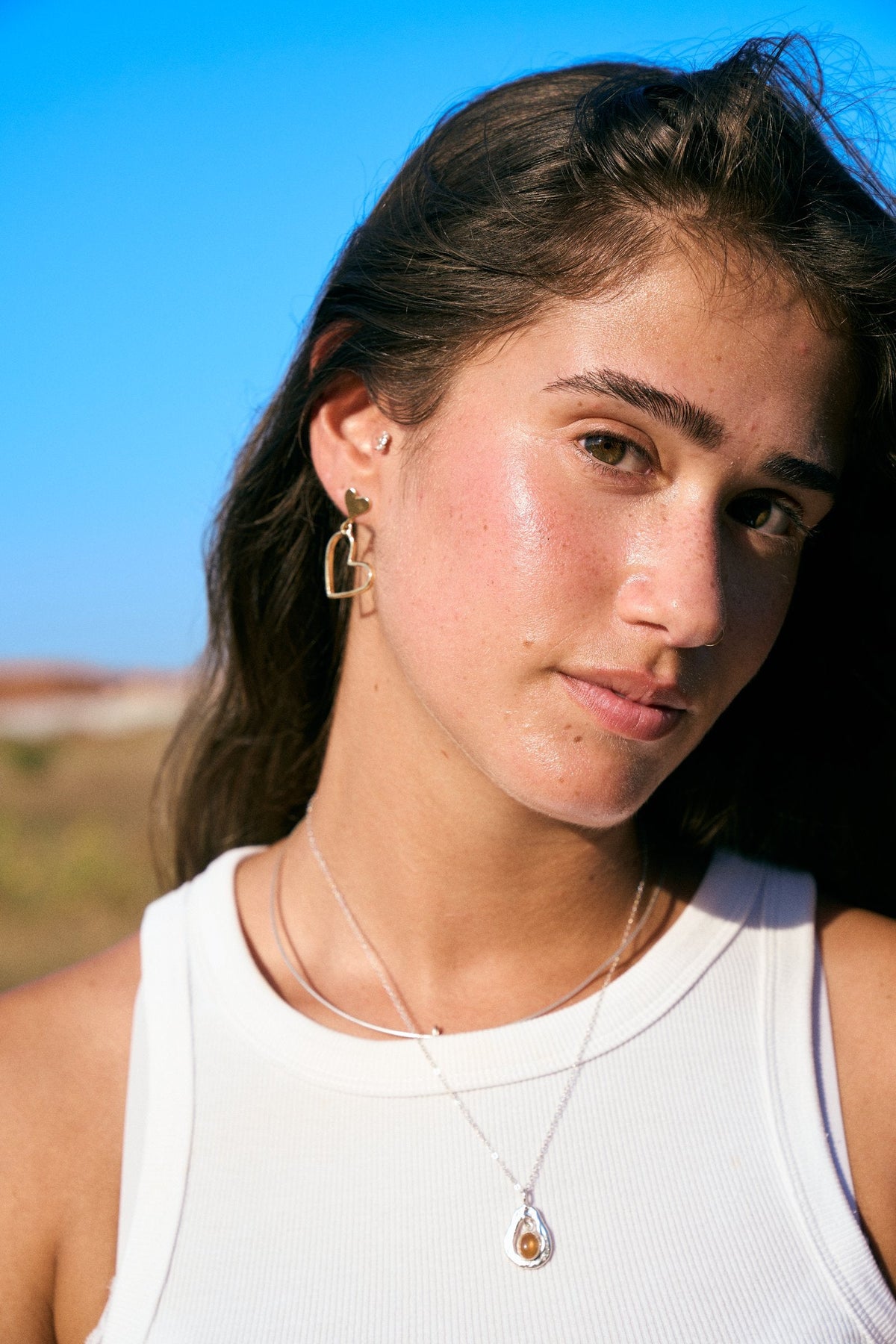 עגילי לב בזהב, עבודת יד – Shira Studio