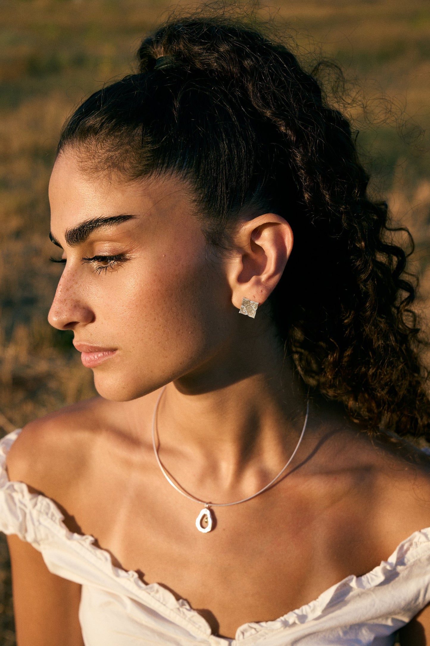 עגילי פרח בכסף, עבודת יד – Shira Studio